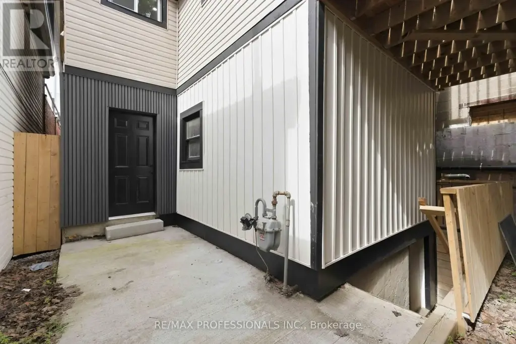 759 Barton Street E, Hamilton (Stipley)